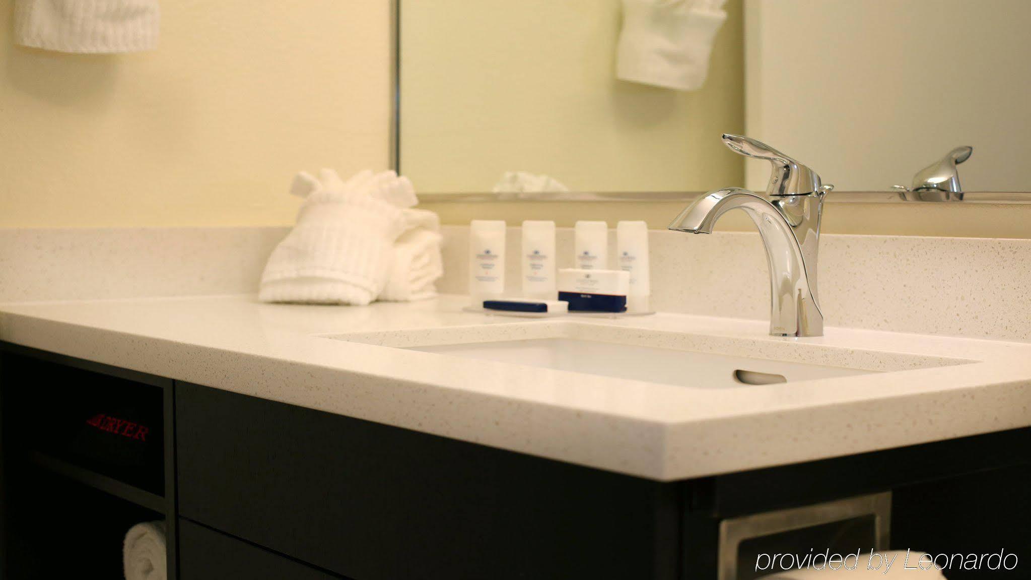Candlewood Suites East Lansing By Ihg Eksteriør billede
